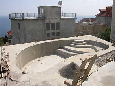 Строительство многоуровневых бетонных бассейнов